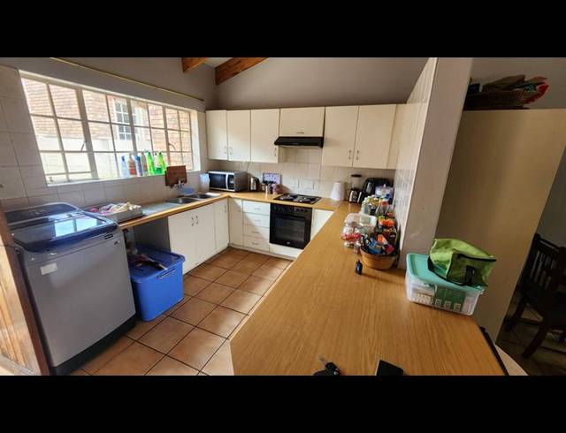 2 BEDROOM TOWNHOUSE FOR SALE IN MONTANA PARK